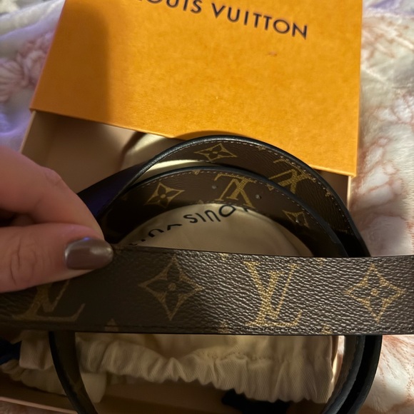 Reversible Louis Vuitton Belt - Picture 2 of 3